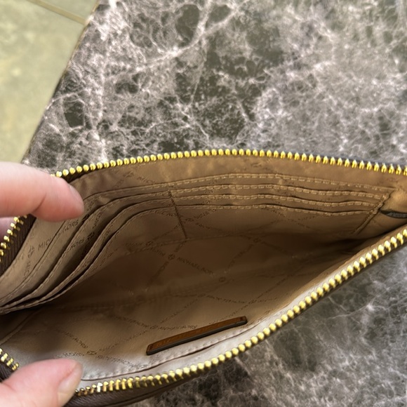 Michael Kors brown and black wristlet wallet - Picture 3 of 3